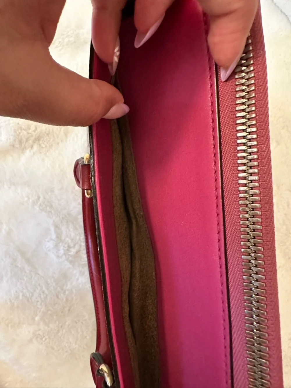 Gucci GG Supreme Canvas Tote Bag Pink and Red color way - Picture 8 of 12